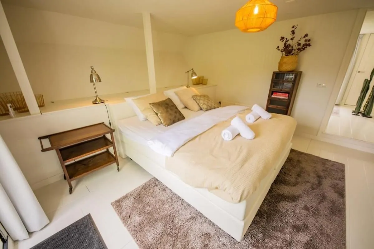 Fabulous 4 Bedroom Villa Eindhoven - Ks10 0*,