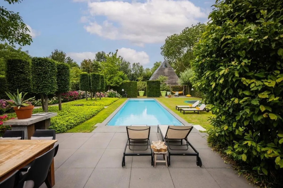 Fabulous 4 Bedroom Villa Eindhoven - Ks10 0*,  荷兰