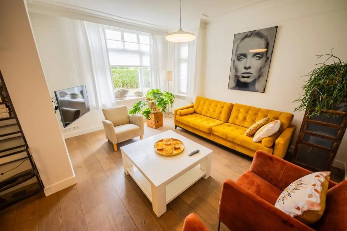 Fabulous 4 Bedroom Villa Eindhoven - Ks10