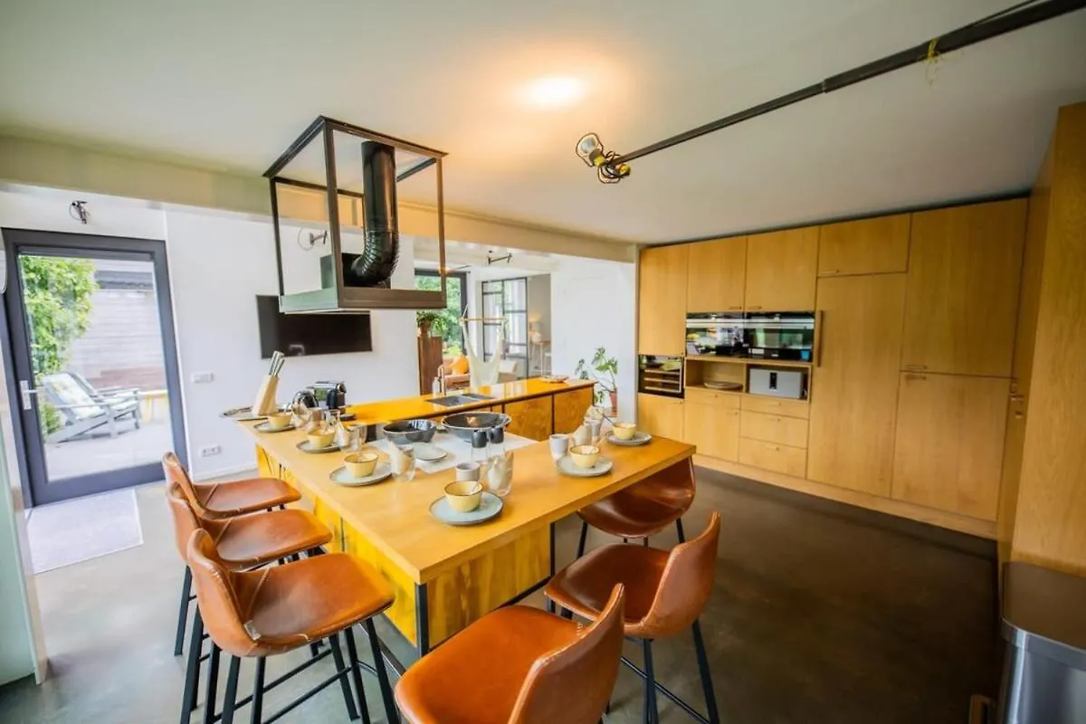 Fabulous 4 Bedroom Villa Eindhoven - Ks10 0*,