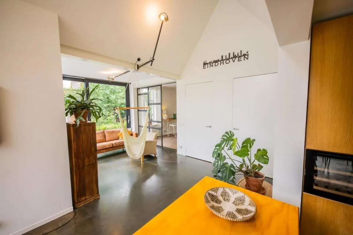 Fabulous 4 Bedroom Villa Eindhoven - Ks10 0*,  荷兰